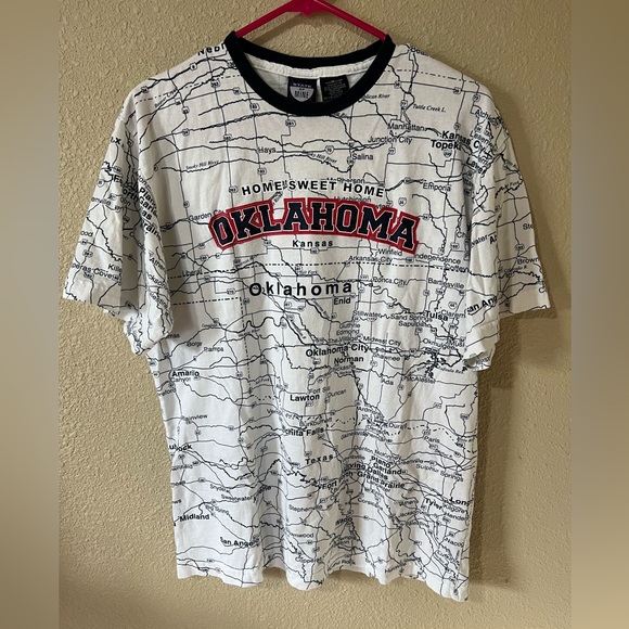 Tops - Vintage Oklahoma map t-shirt. Size medium